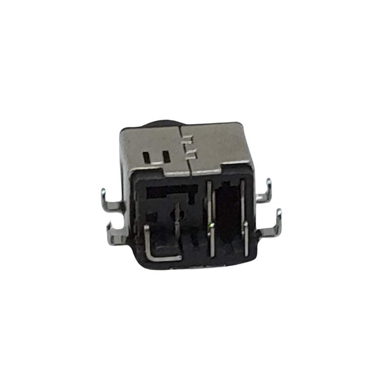 The Cirrus-link DC Jack DC-609 for Samsung NP550P5C laptop series offers a close-up view of its robust and durable construction. This plug ensures long-lasting performance.
